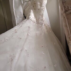 Wedding dress